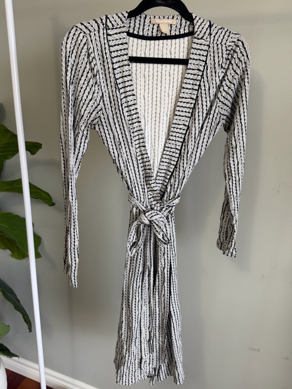 Banana Republic Blue and White Patterned Long Sleeve Midi Wrap Dress Size S